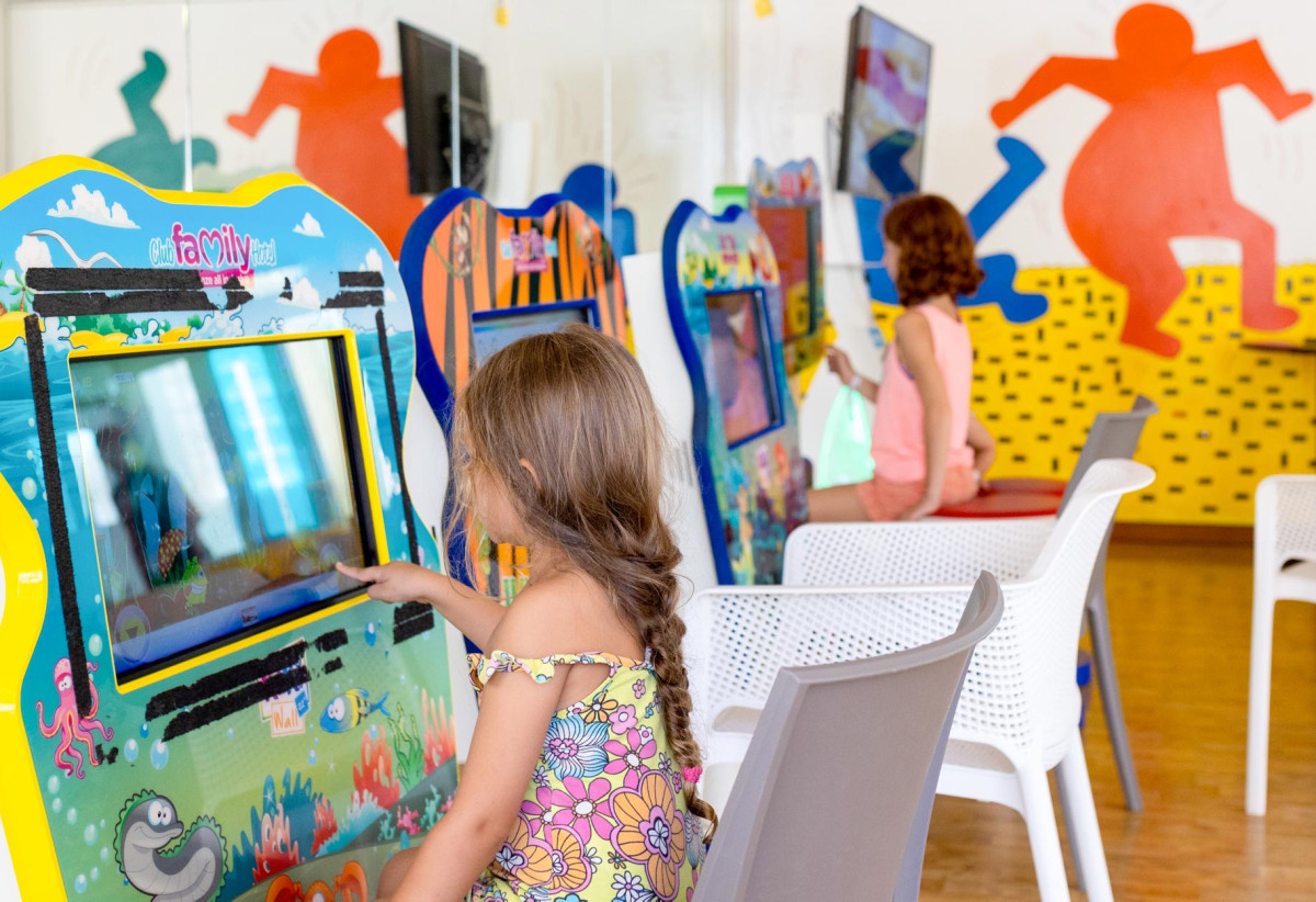 media.Slide-kids2-CFH-Tintoretto-Cervia