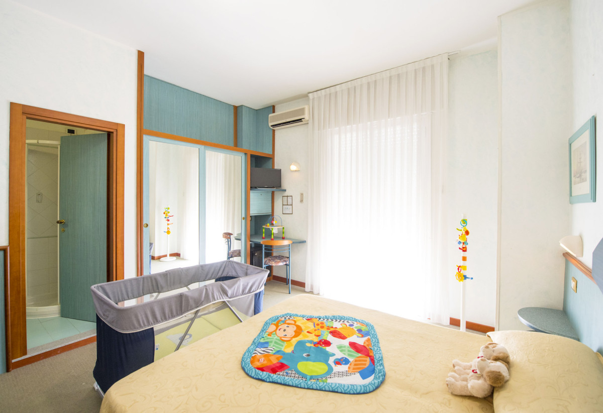 media.Slide-Camere-Family-3-CFH-Tintoretto-Cervia