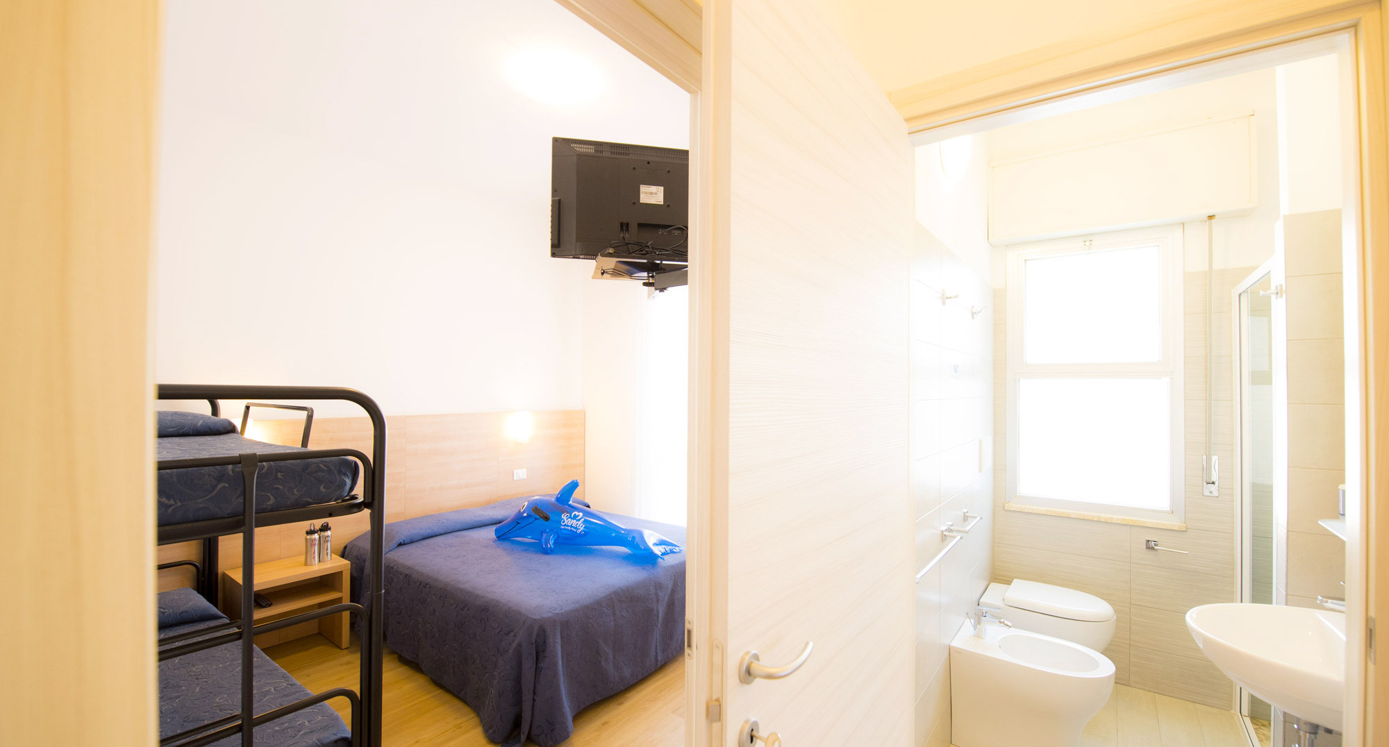 media.Slide-Camere-Smart-Comunicante-2-CFH-Tintoretto-Cervia