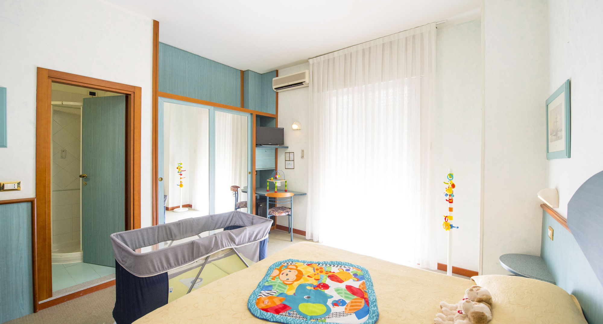 media.Slide-Camere-Family-3-CFH-Tintoretto-Cervia