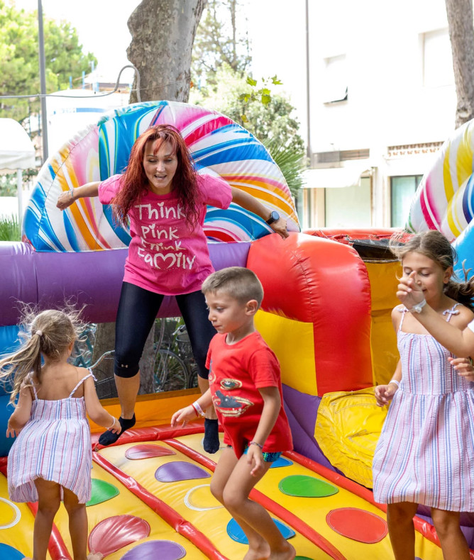 media.Slide-Animazione-CFH-Tintoretto-Cervia