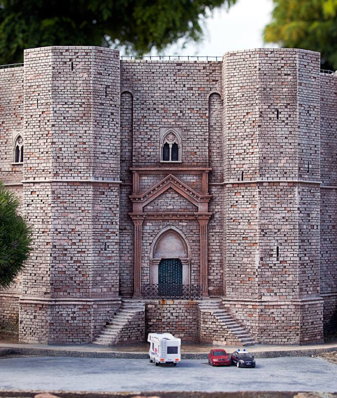 media.Castel-del-Monte-al-parco-tematico-Italia-in-Miniatura-ingressi-gratuiti-per-tutta-la-famiglia-in-vacanza-al-Club-Family-Hotel-Tintoretto-Cervia