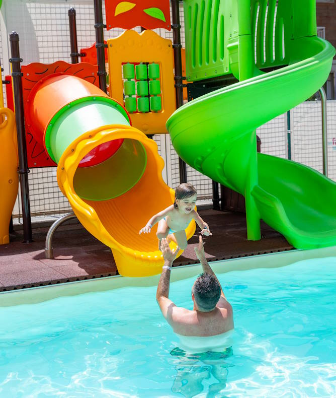 media.Gallery Piscina con scivoli per bambini Club Family Hotel Cervia Tintoretto 2