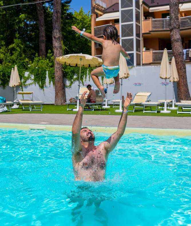 media.Gallery Piscina con scivoli per bambini Club Family Hotel Cervia Tintoretto 3