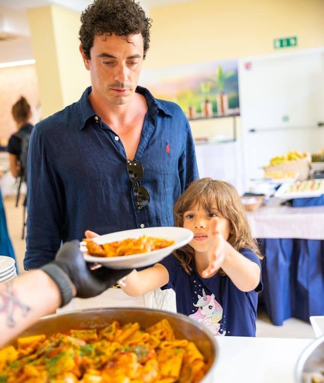 media.Gallery 3 Ristorante servizio front cooking Club Family Hotel Cervia Tintoretto